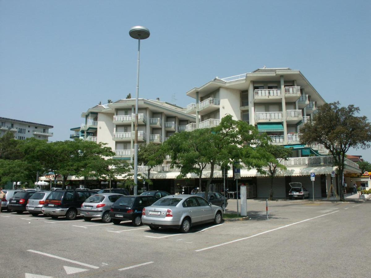 Residence Torino Lido di Jesolo Exterior foto